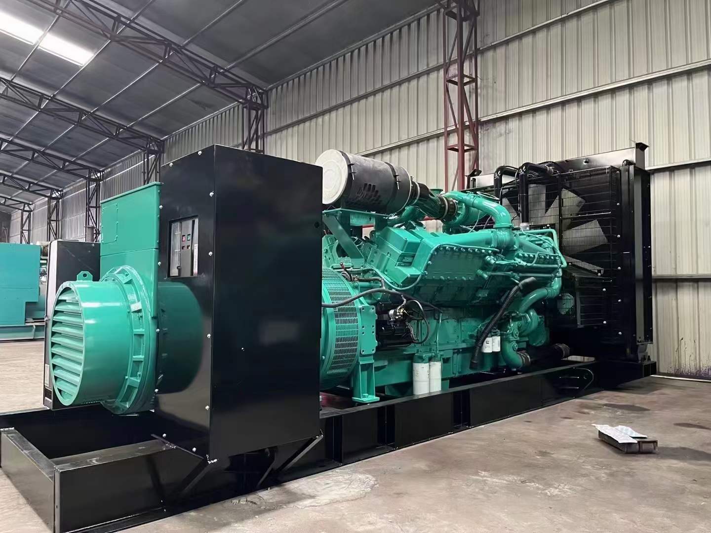 日土如何降低 800kW 柴油发电机输出电流的波动？