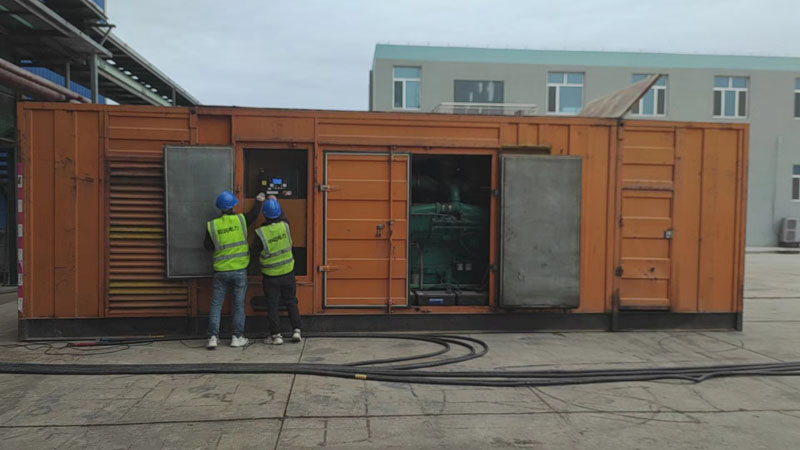 日土如何检查柴油发电机组的机油油位？